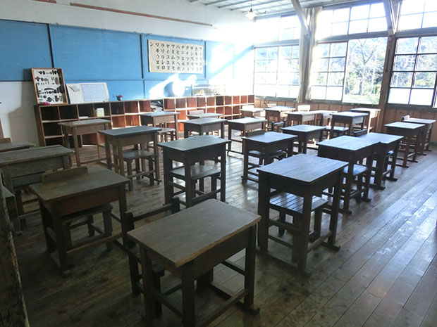 旧上岡小学校 教室
