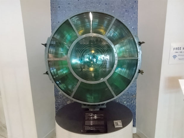 横浜マリンタワー 回転灯器