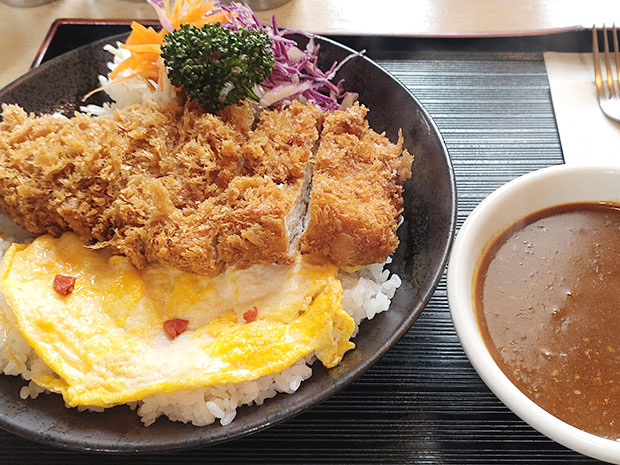 ロースカツカレー