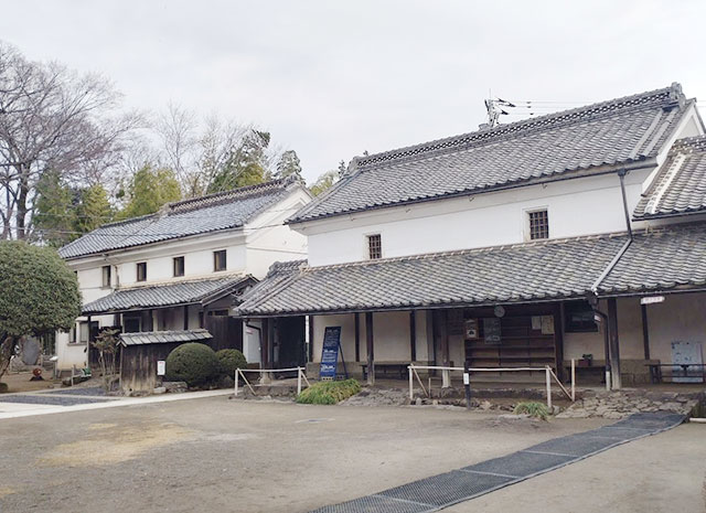 旧渋沢邸「中の家」 土蔵